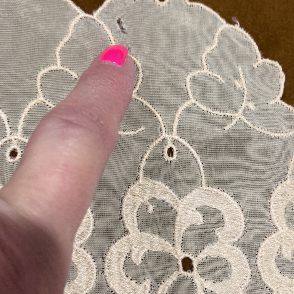 Yellow Vintage 3 Piece Lace Doilies Set! - Picture 4 of 7